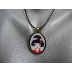 Kawaii oval pendant, Geisha, set in resin