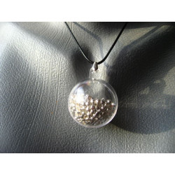Pendentif bulle, perles argentées mobiles