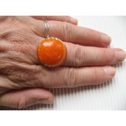Small cabochon ring, orange sand, in resin