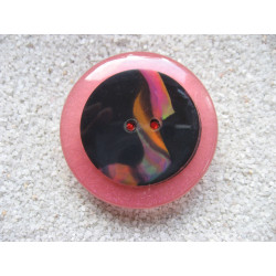 Very large ring, multicolored cabochon in fimo, on a red resin background