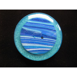 Very large ring, blue and white cabochon in fimo, on a pearly blue resin background